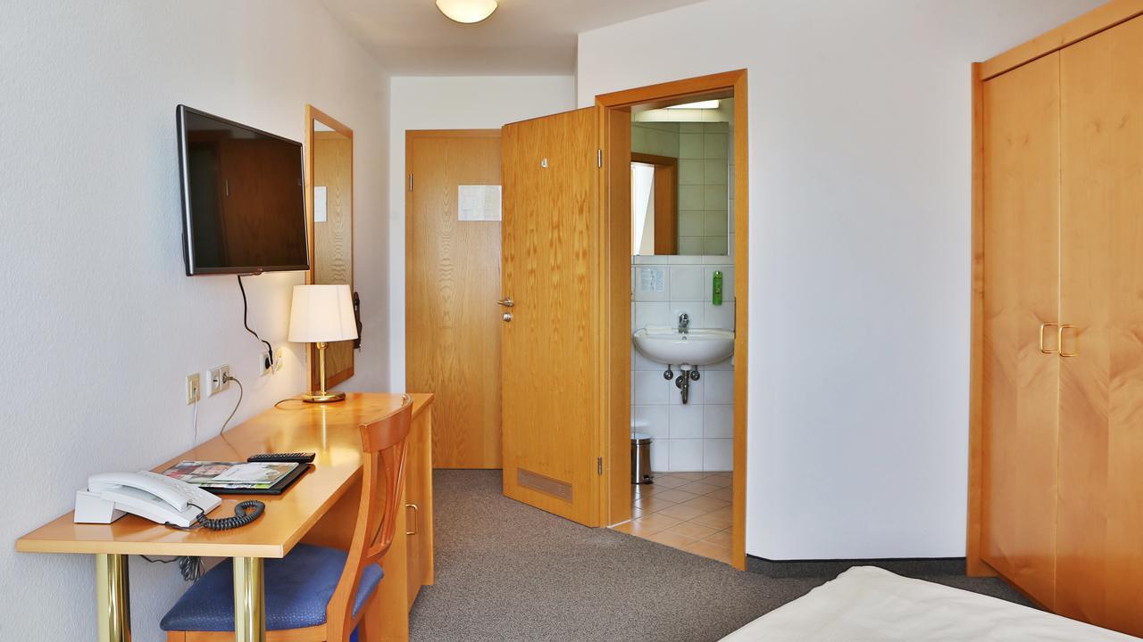 Hotel Alznauer Hof Gomaringen Bagian luar foto